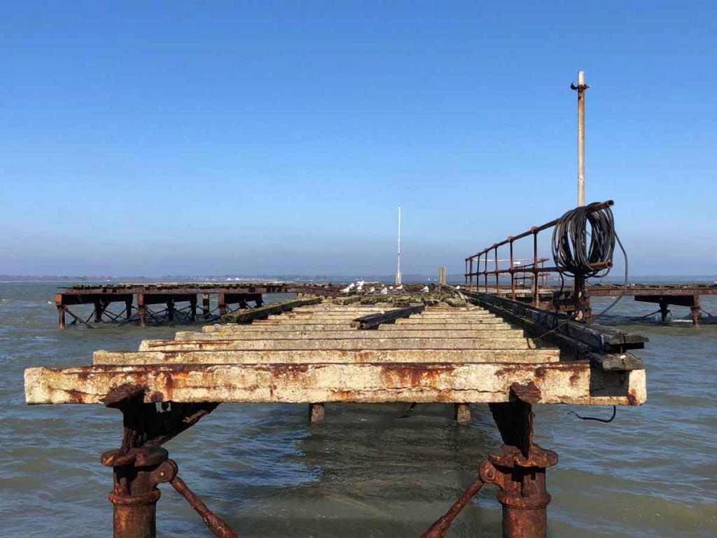 fort victoria pier